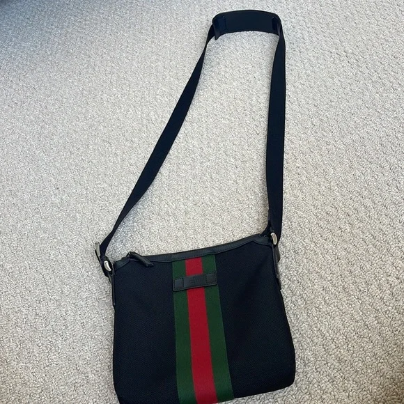 Gucci bag - Picture 2 of 3